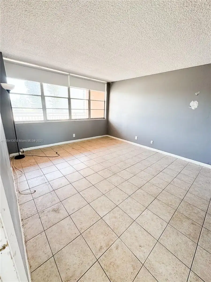 2025 NE 164th St # 206, North Miami Beach FL 33162 photo 2