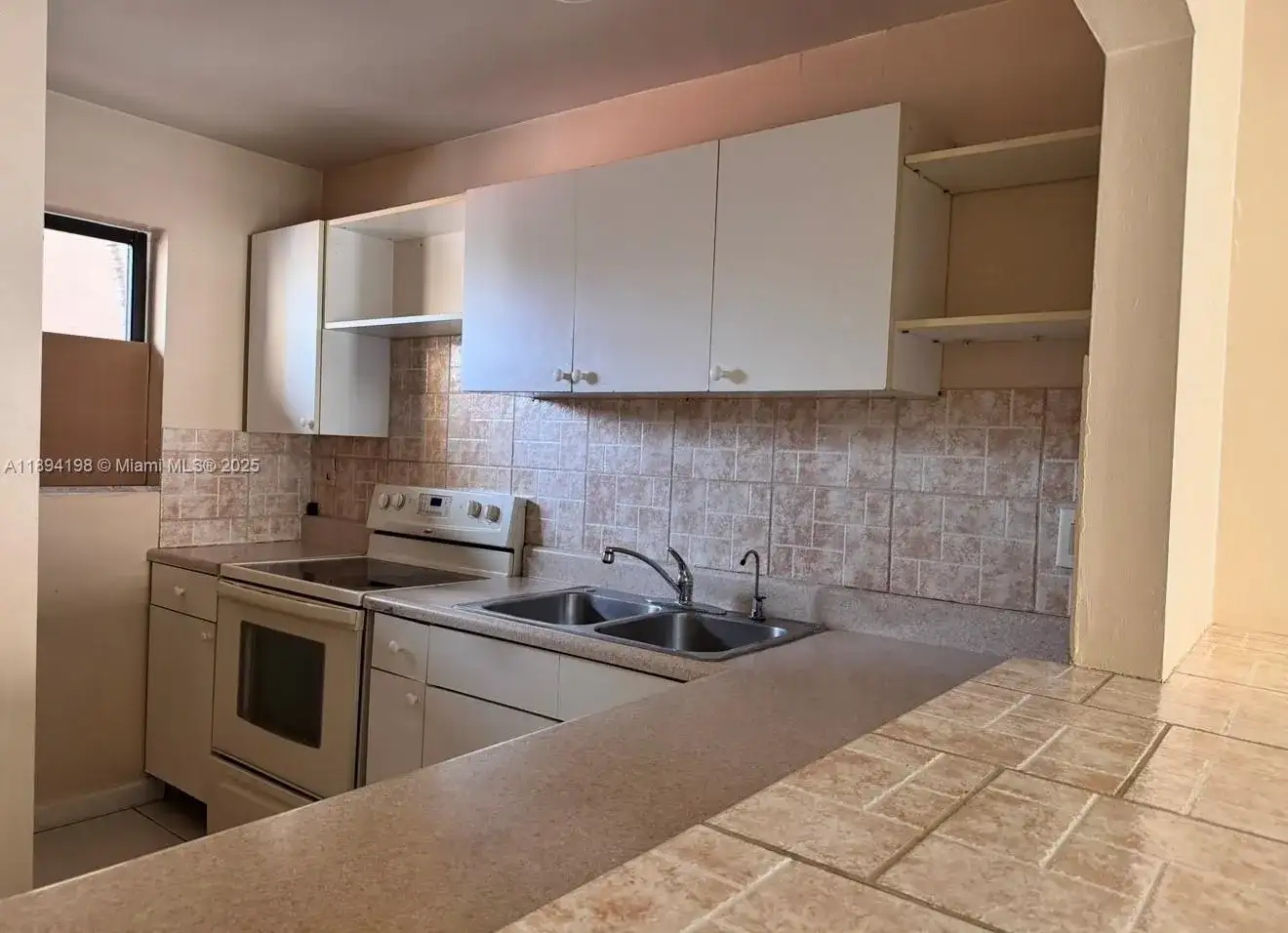 6055 W 19th Ave # 304, Hialeah FL 33012 photo 2