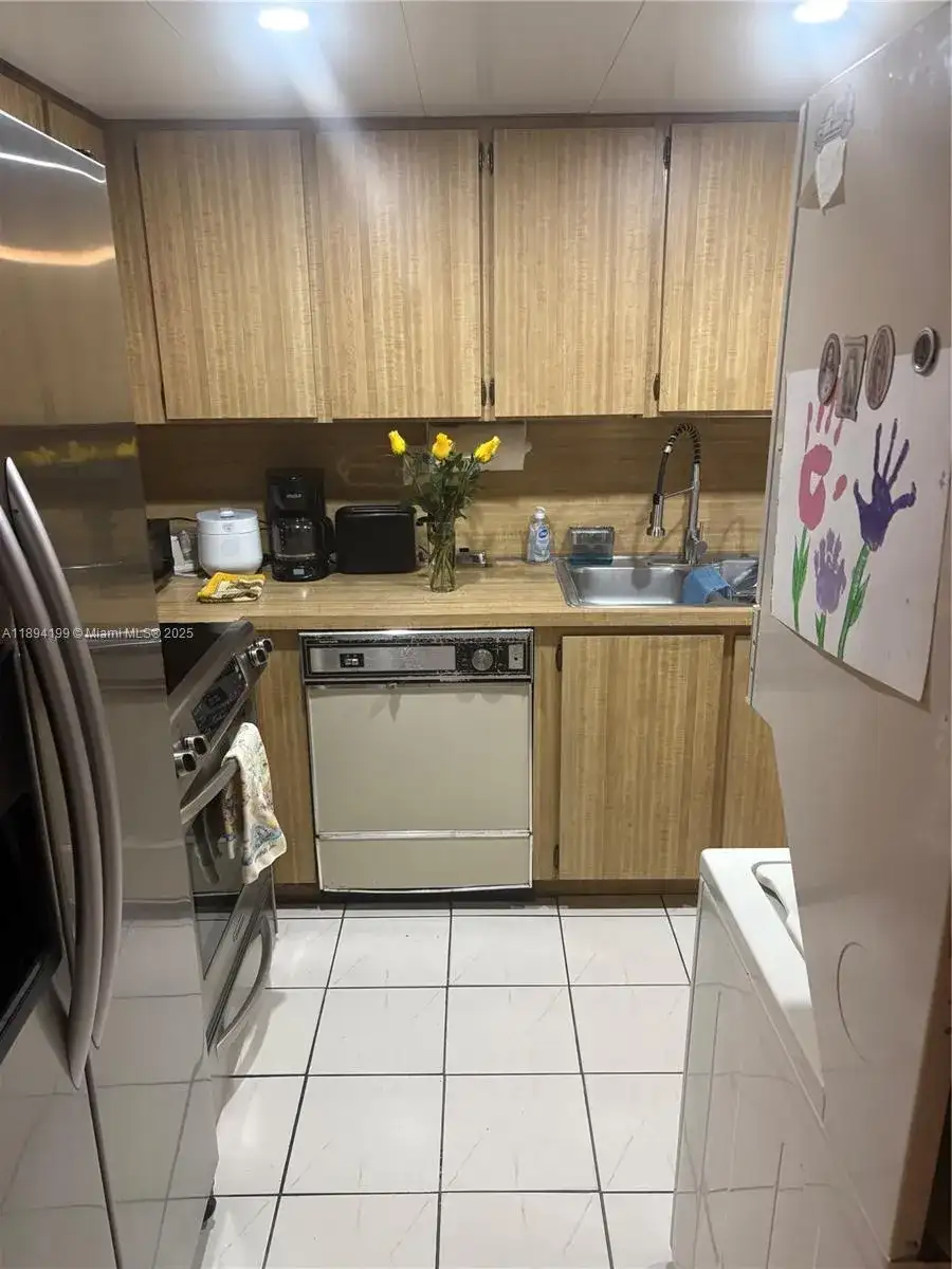 1350 SW 122nd Ave # 423, Miami FL 33184 photo 4