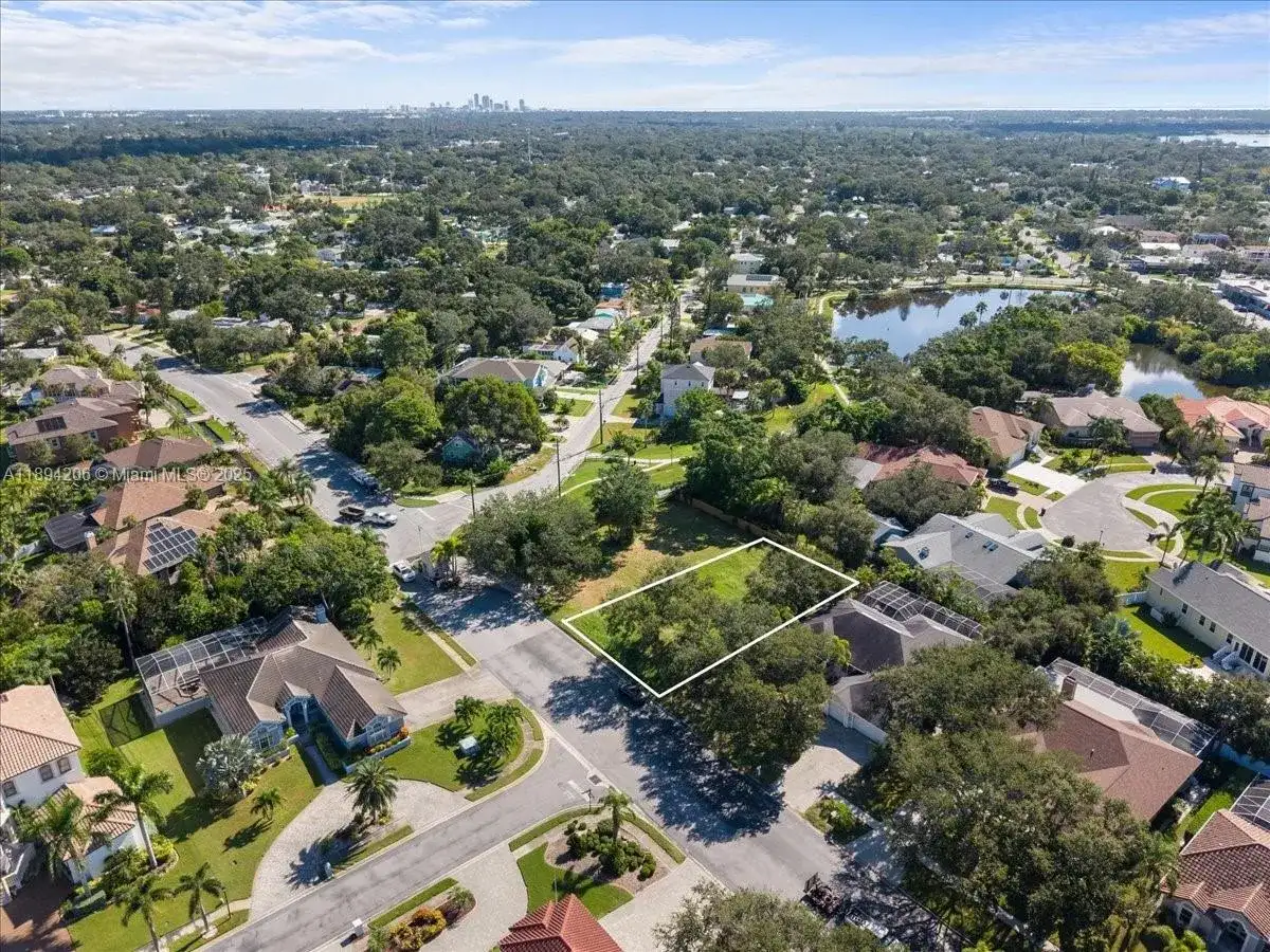 2207 54th ST S, St Petersburg FL 33707 photo 2