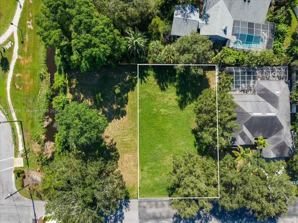 2207 54th ST S, St Petersburg FL 33707 photo 3