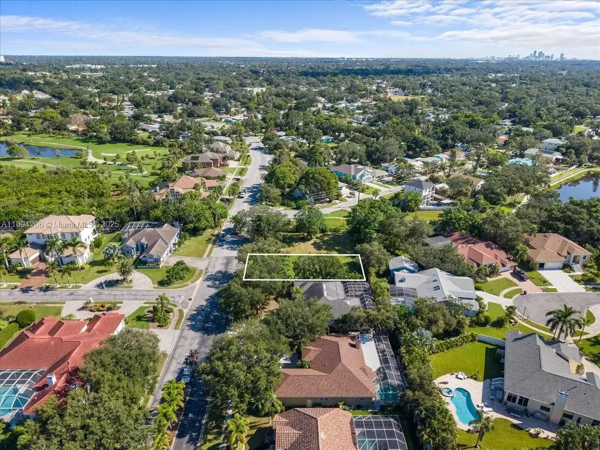 2207 54th ST S, St Petersburg FL 33707 photo 4
