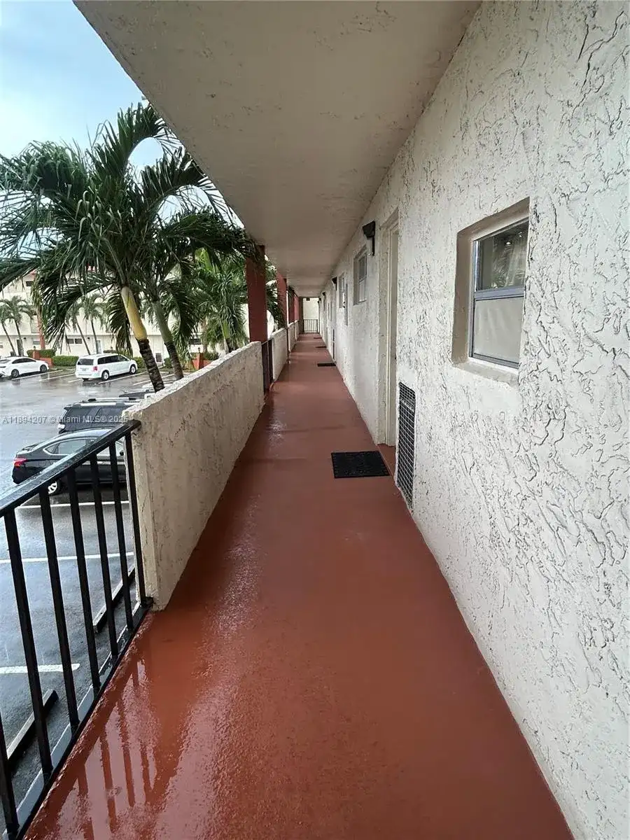 8962 S Hollybrook Blvd # 202, Pembroke Pines FL 33025 photo 2