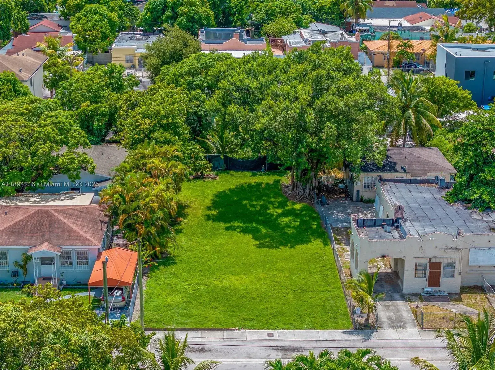1376 NW 32nd St, Miami FL 33142 photo 3