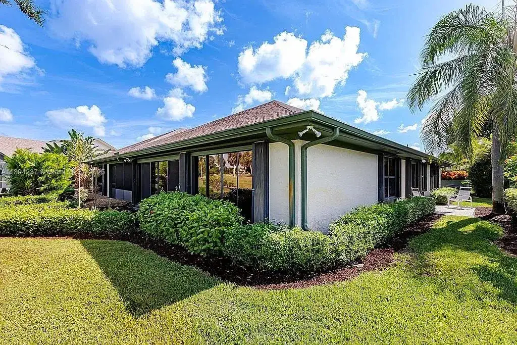 6893 SE Bunker Hill Dr, Hobe Sound FL 33455 photo 2
