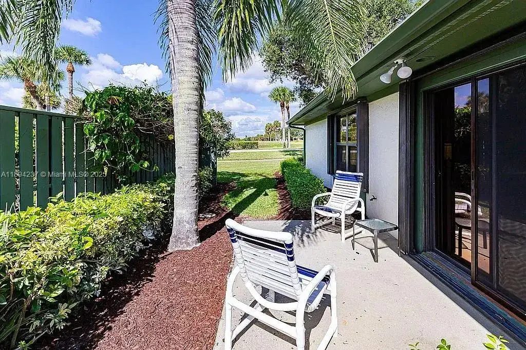 6893 SE Bunker Hill Dr, Hobe Sound FL 33455 photo 3