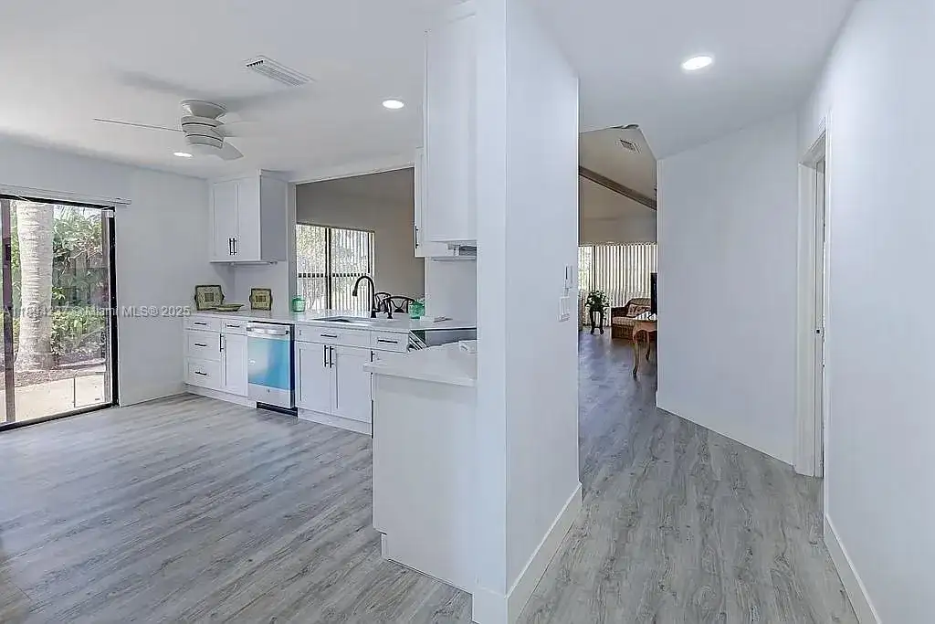 6893 SE Bunker Hill Dr, Hobe Sound FL 33455 photo 5