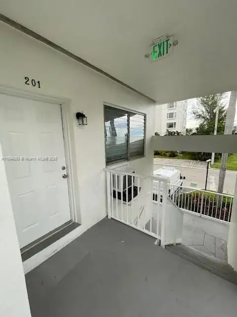 9300 E Bay Harbor Dr # 201, Bay Harbor Islands FL 33154