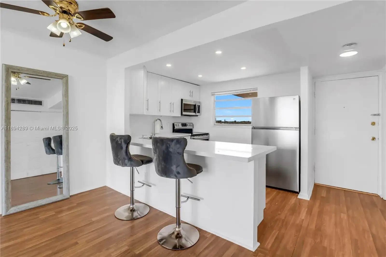 16400 NE 17th Ave # 601, North Miami Beach FL 33162 photo 4