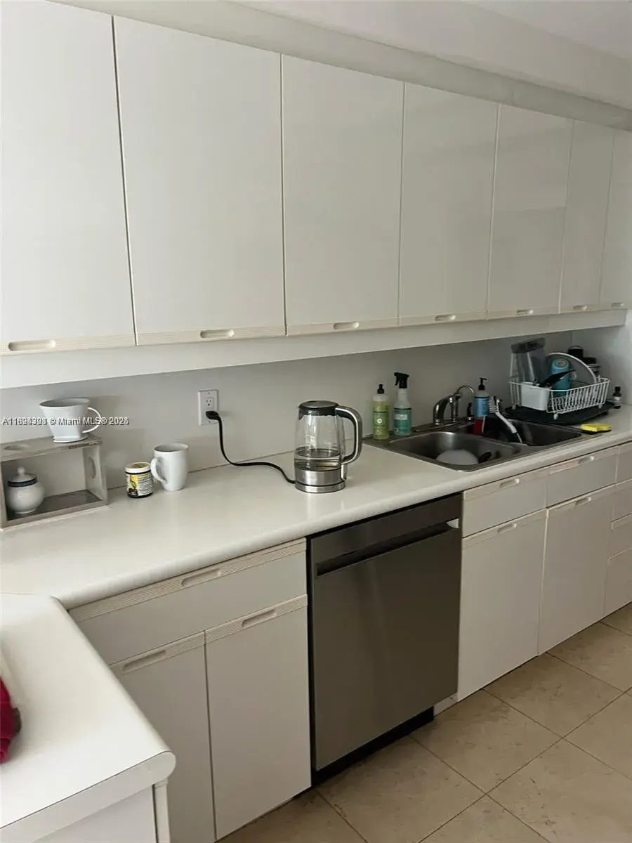2000 Island Blvd # 405, Aventura FL 33160
