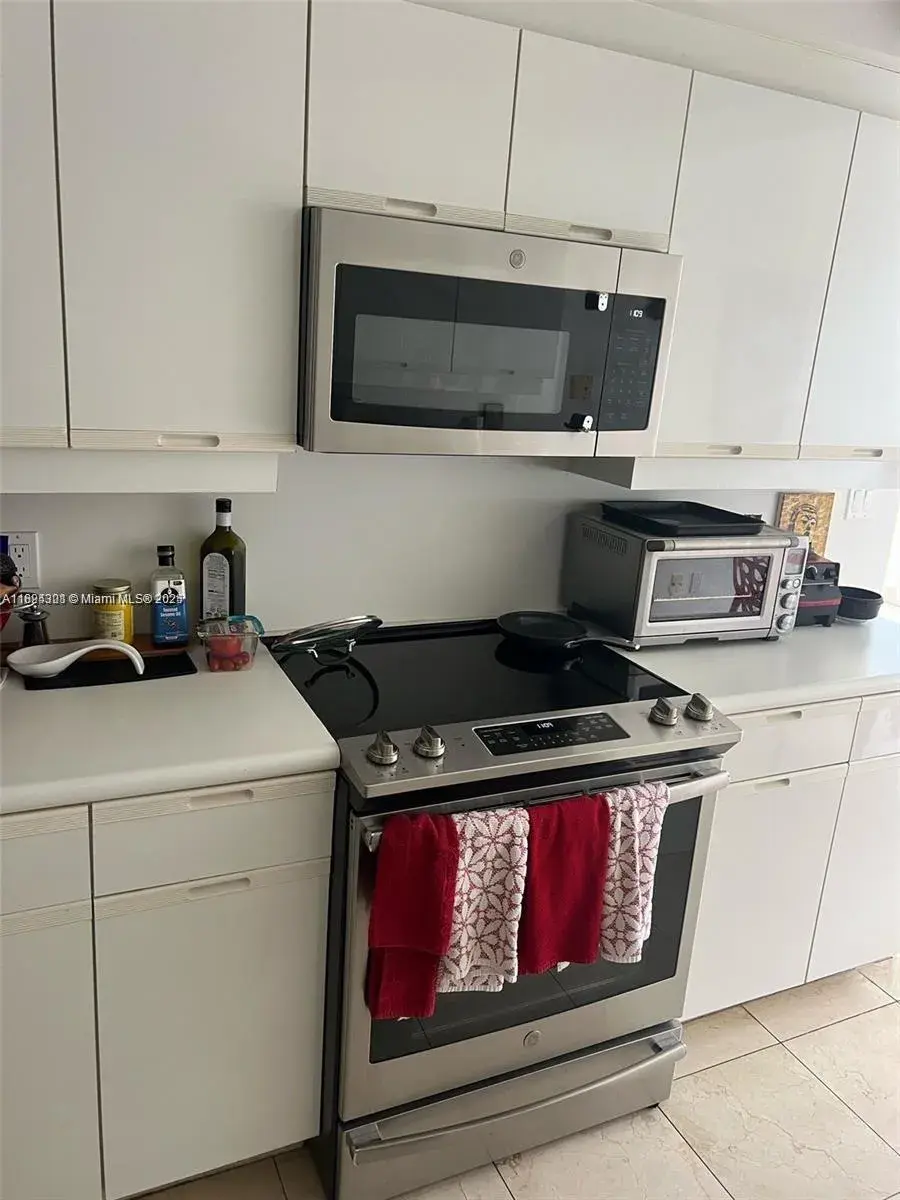 2000 Island Blvd # 405, Aventura FL 33160