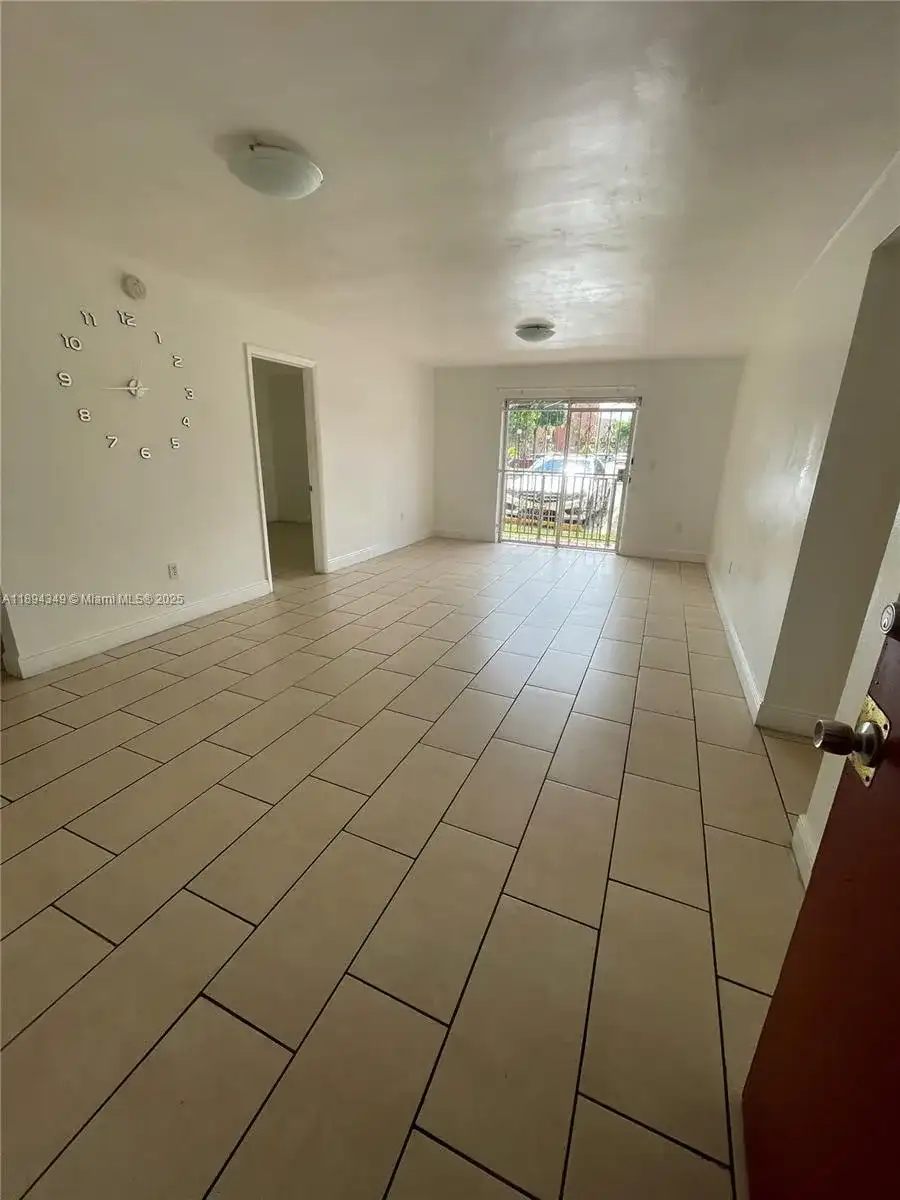 4721 NW 7th St # 12, Miami FL 33126 photo 2