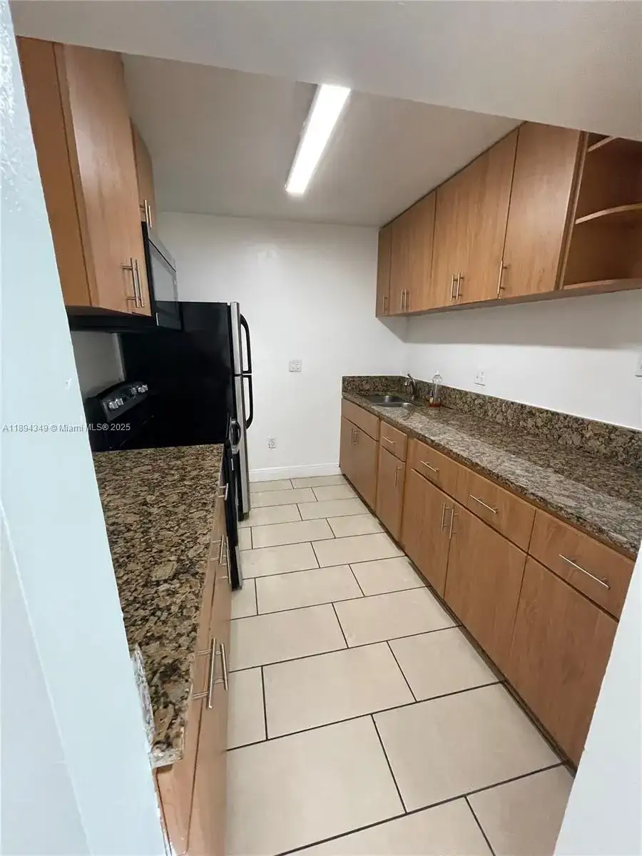 4721 NW 7th St # 12, Miami FL 33126 photo 3