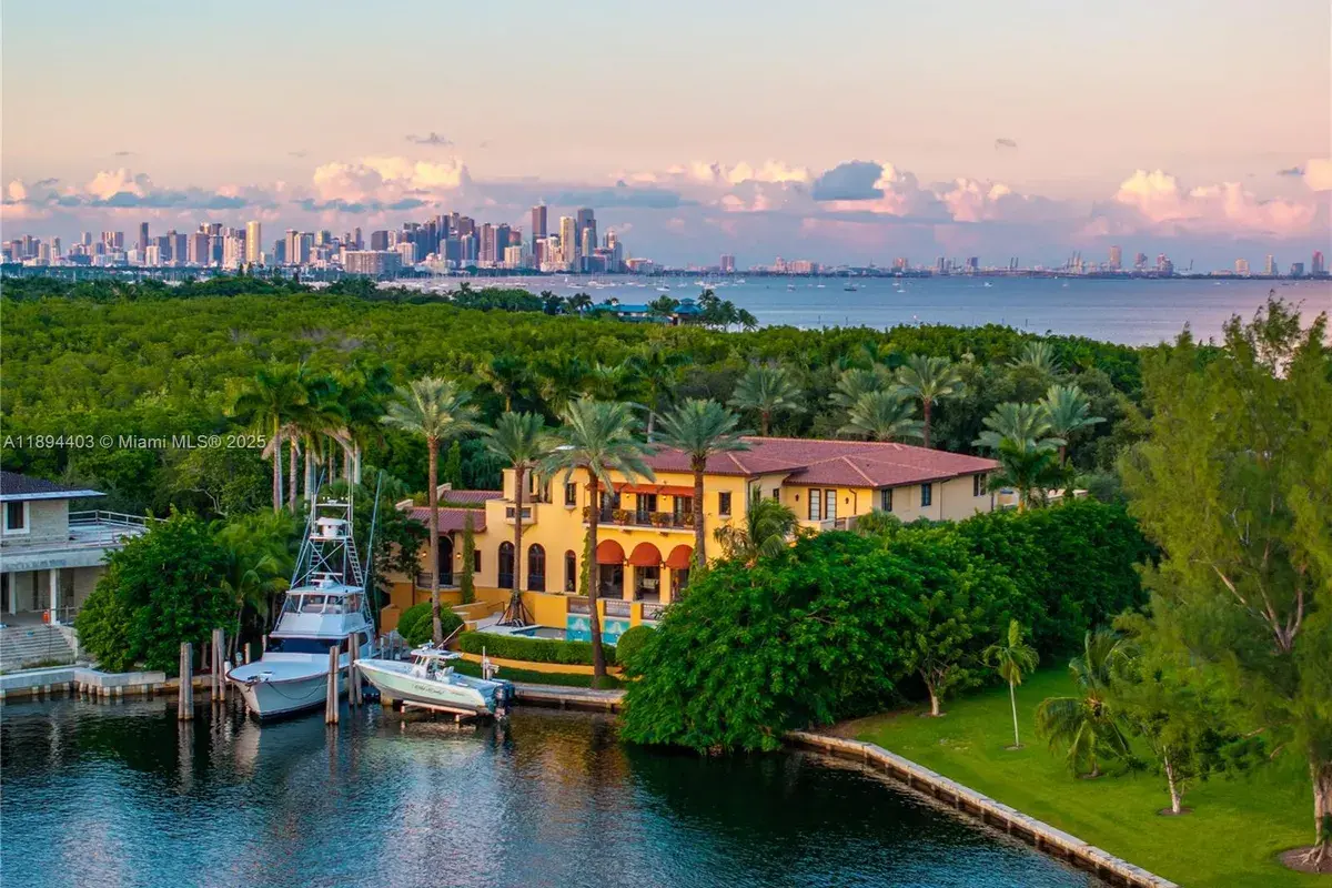 50 Casuarina Concourse, Coral Gables FL 33143