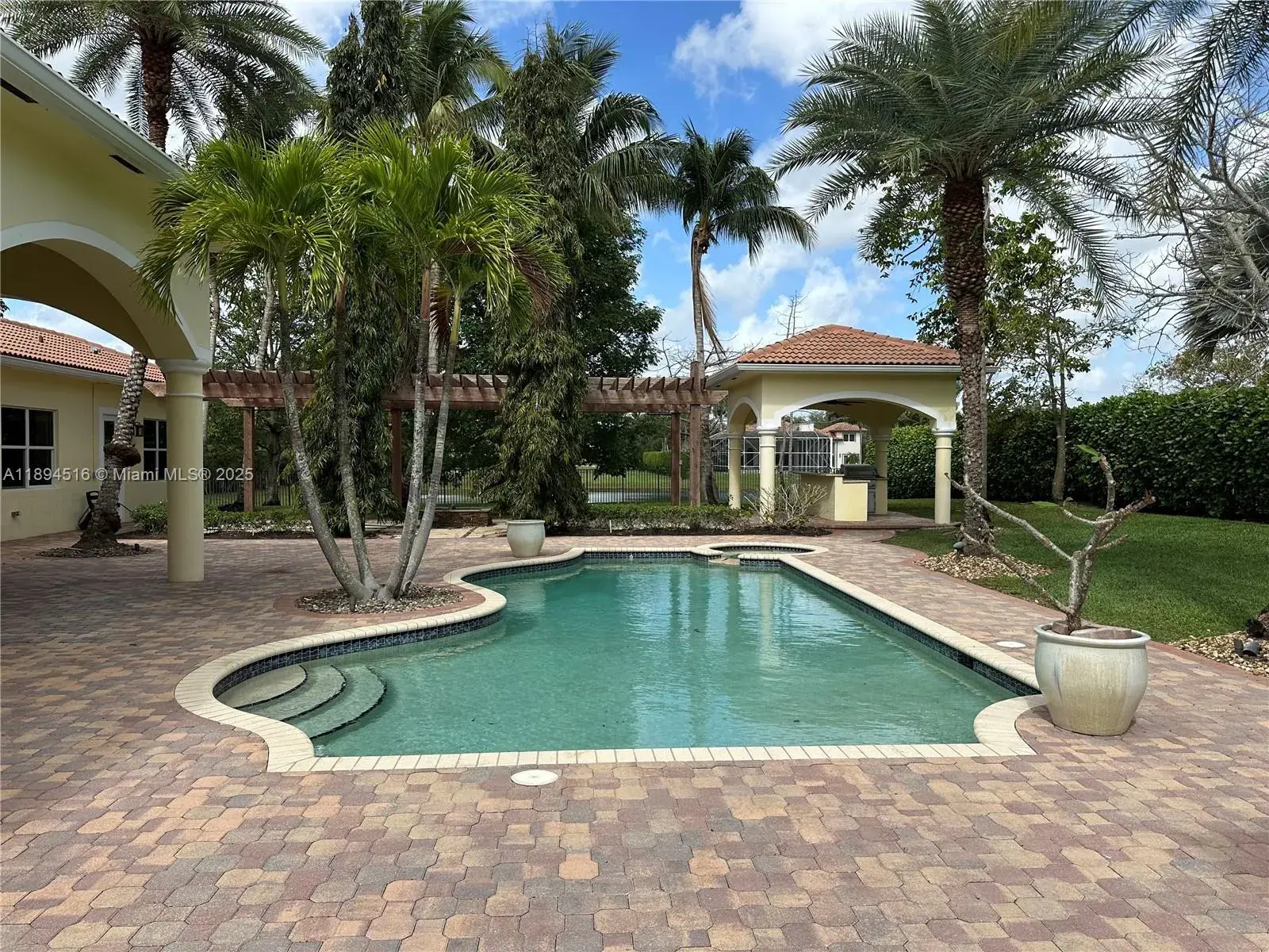2273 Phoenix Ave, Davie FL 33324