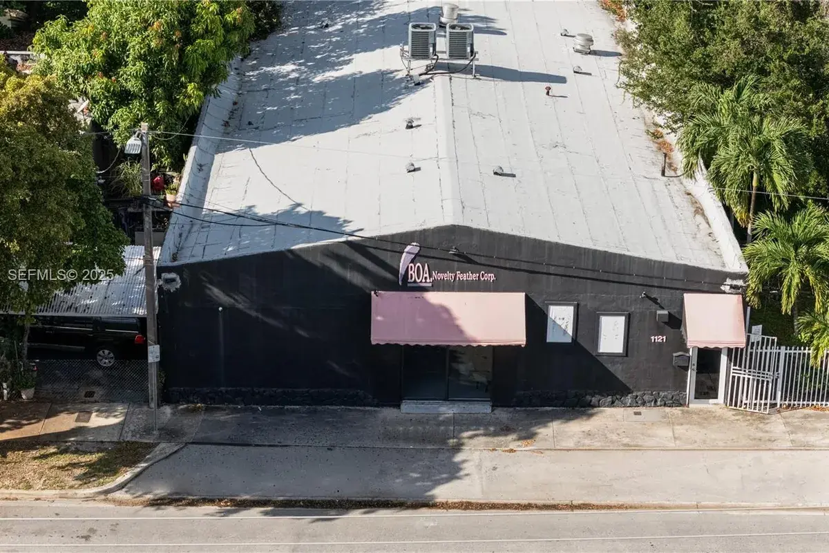 1121 NW 29th St, Miami FL 33127