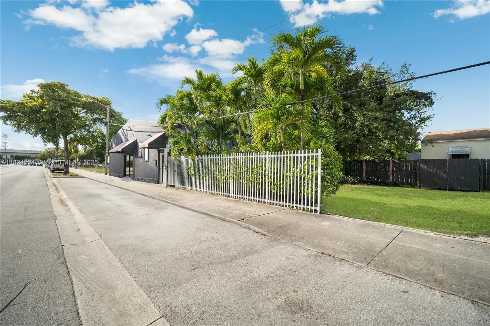 2900 NW 11th Ave, Miami FL 33127 photo 2
