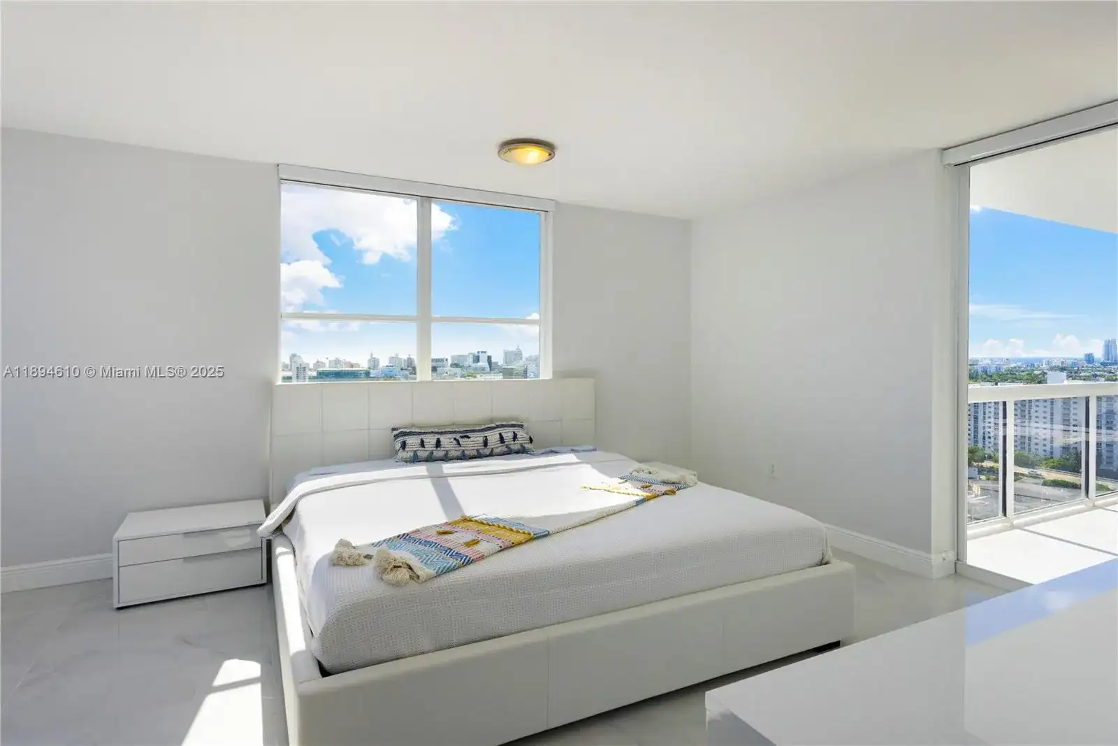 1800 Sunset Harbour Dr # 2215, Miami Beach FL 33139 photo 2