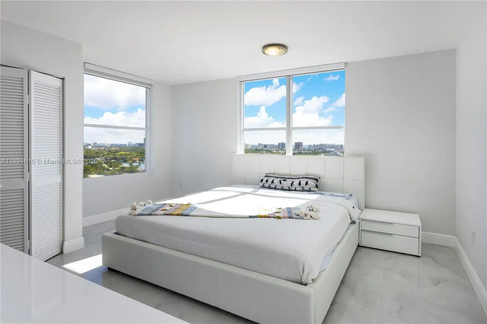 1800 Sunset Harbour Dr # 2215, Miami Beach FL 33139 photo 3