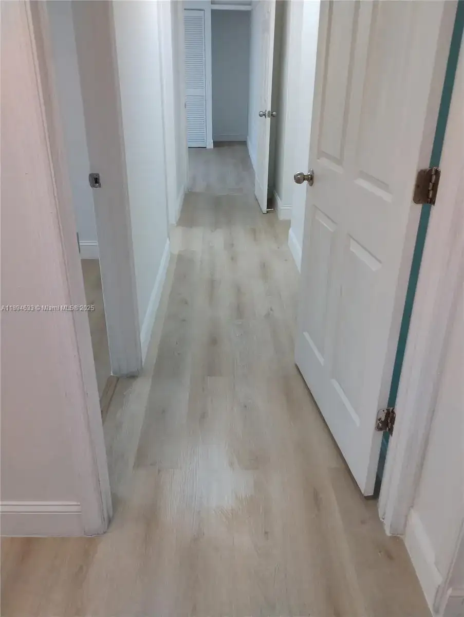 285 NW 27th Ave, Miami FL 33125 photo 3