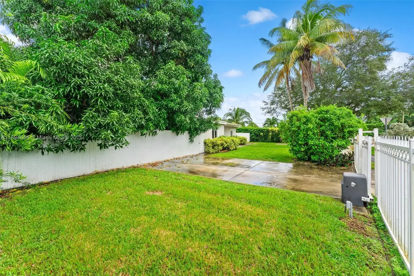 16315 NW 24th Ave, Miami Gardens FL 33054 photo 3