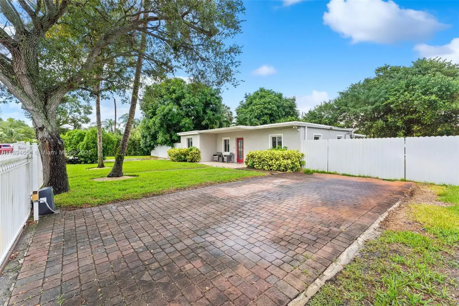 16315 NW 24th Ave, Miami Gardens FL 33054 photo 4