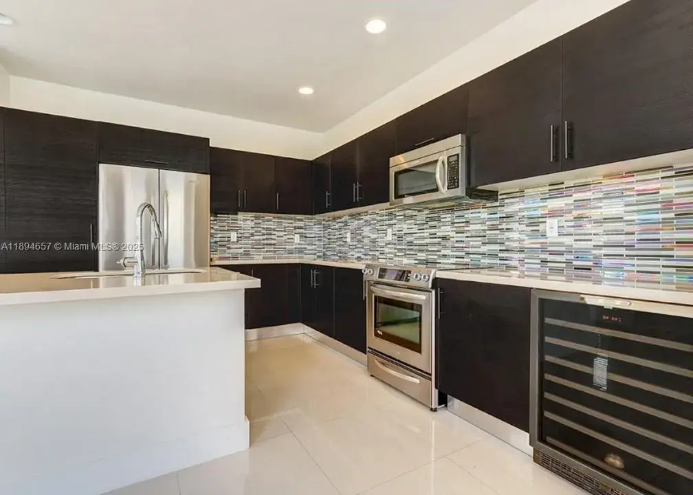 6950 NW 104th Ct, Doral FL 33178