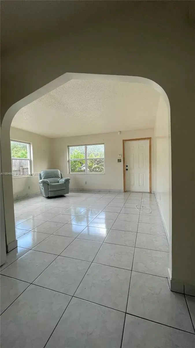 1909 Mayo St # 1, Hollywood FL 33020