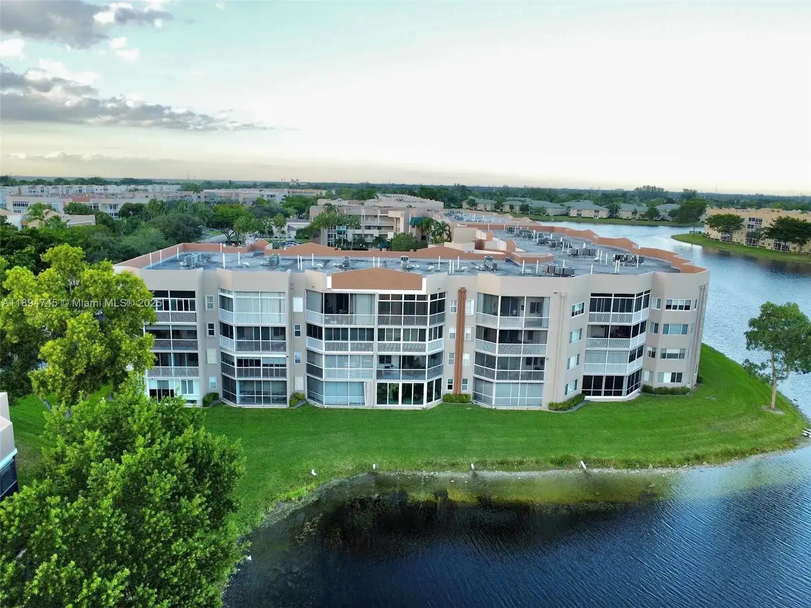 7440 Granville Dr # 213, Tamarac FL 33321 photo 2