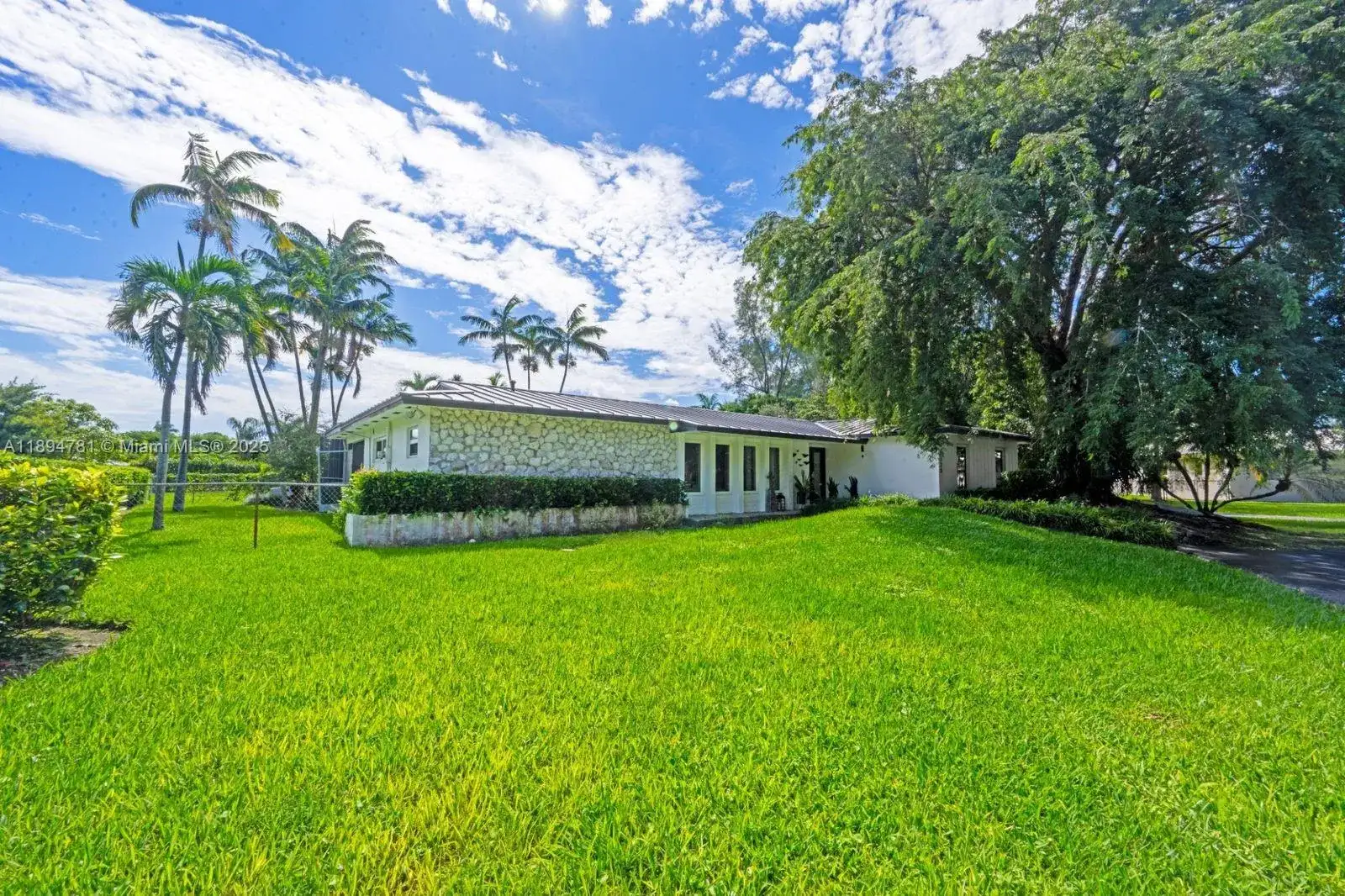 8330 SW 171st St, Palmetto Bay FL 33157 photo 3