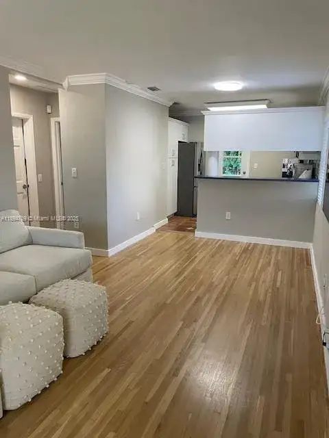 5886 SW 42nd St, Miami FL 33155 photo 2