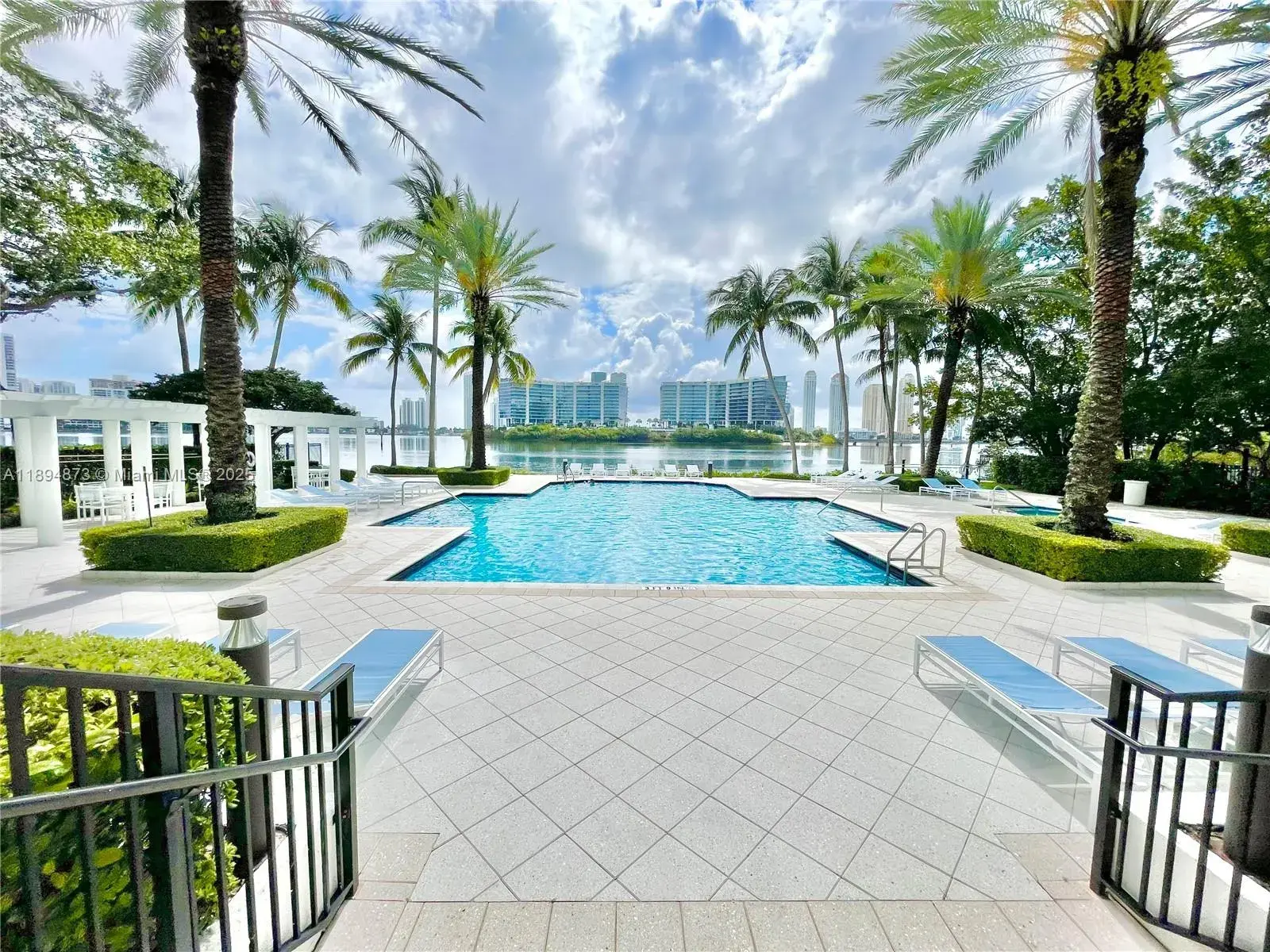 3255 NE 184th St # 12113, Aventura FL 33160