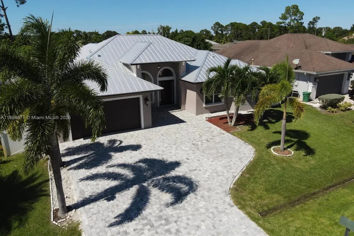 1749 SW Desert Ave, Port St. Lucie FL 34953