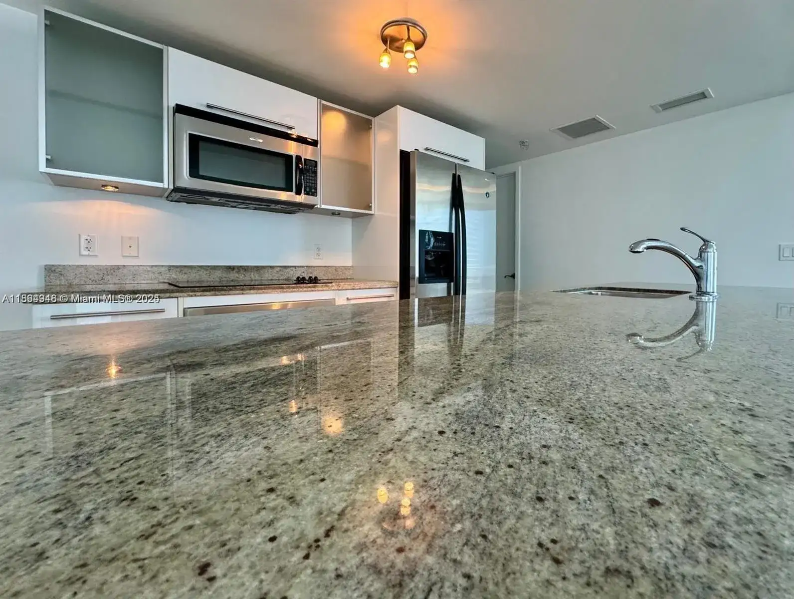 185 SW 7th St # 2411, Miami FL 33130 photo 4