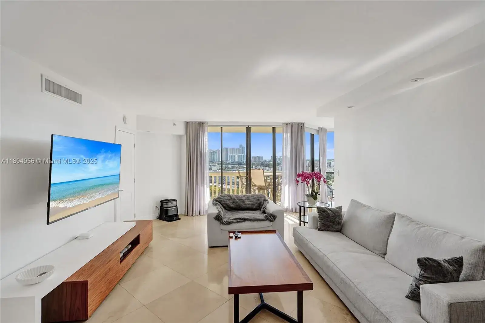 1000 E Island Blvd # 1403, Aventura FL 33160 photo 4