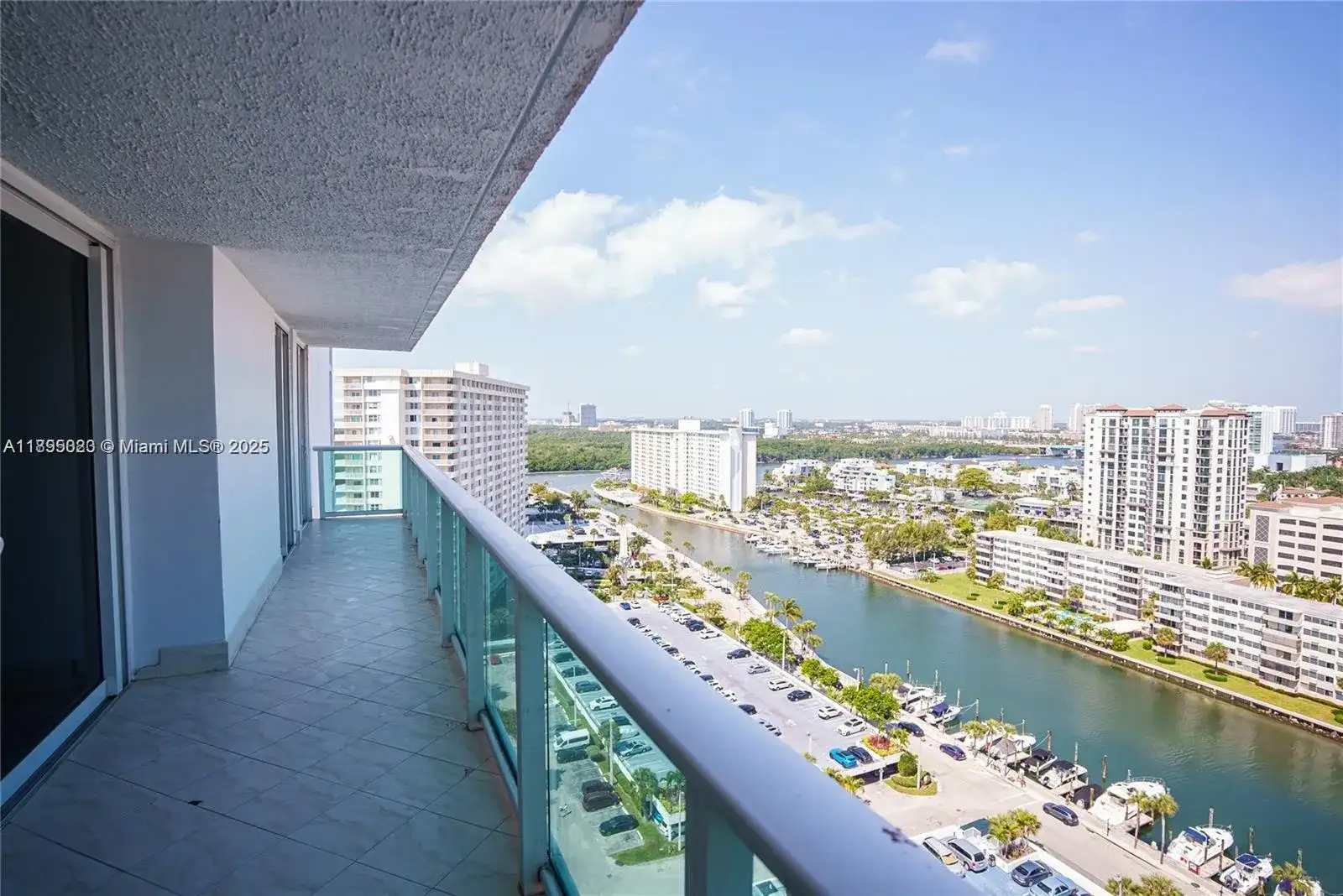 100 Bayview Dr # 2028, Sunny Isles Beach FL 33160 photo 3