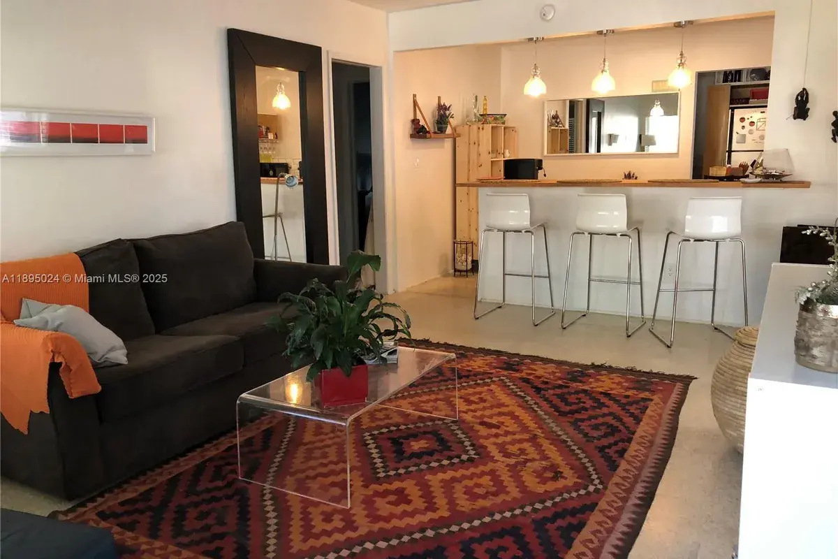 1160 SW 22nd terrace # 2, Miami FL 33129