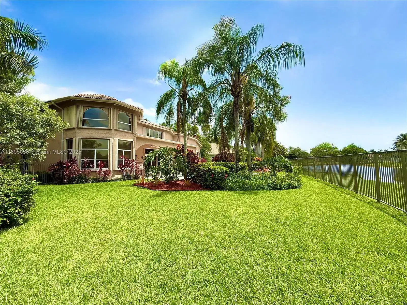 2547 Montclaire Cir # 2547, Weston FL 33327 photo 4