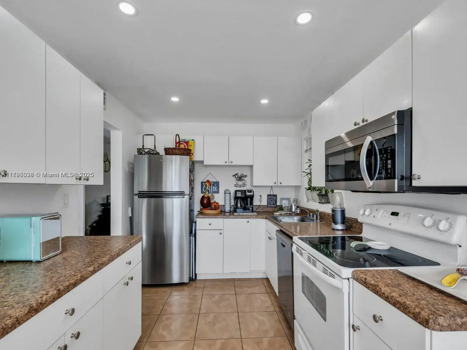 8401 Lagos De Campo Blvd # 210V, Tamarac FL 33321 photo 5