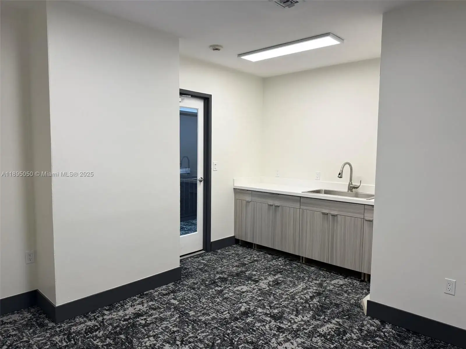 299 Alhambra Cir # 302, Coral Gables FL 33134 photo 4