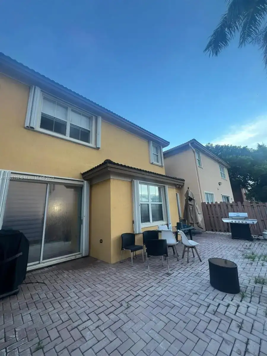 11281 NW 84th St, Doral FL 33178 photo 2