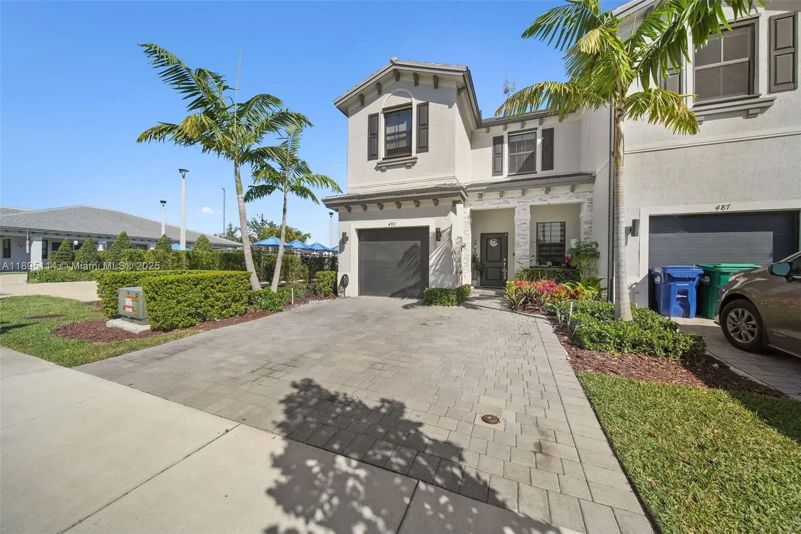 493 NW 204th St, Miami Gardens FL 33169