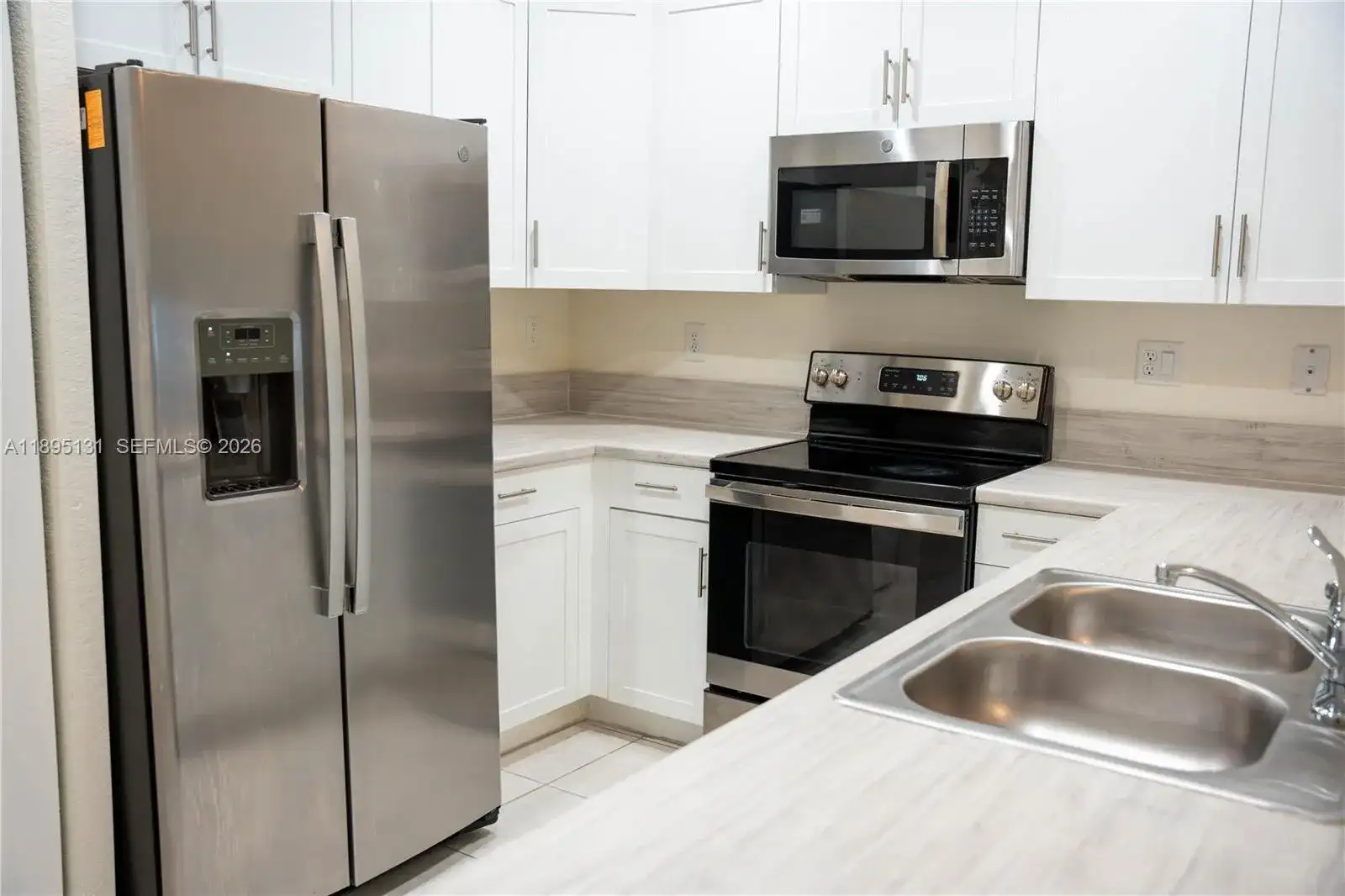11091 W 32nd Ln, Hialeah FL 33018 photo 2