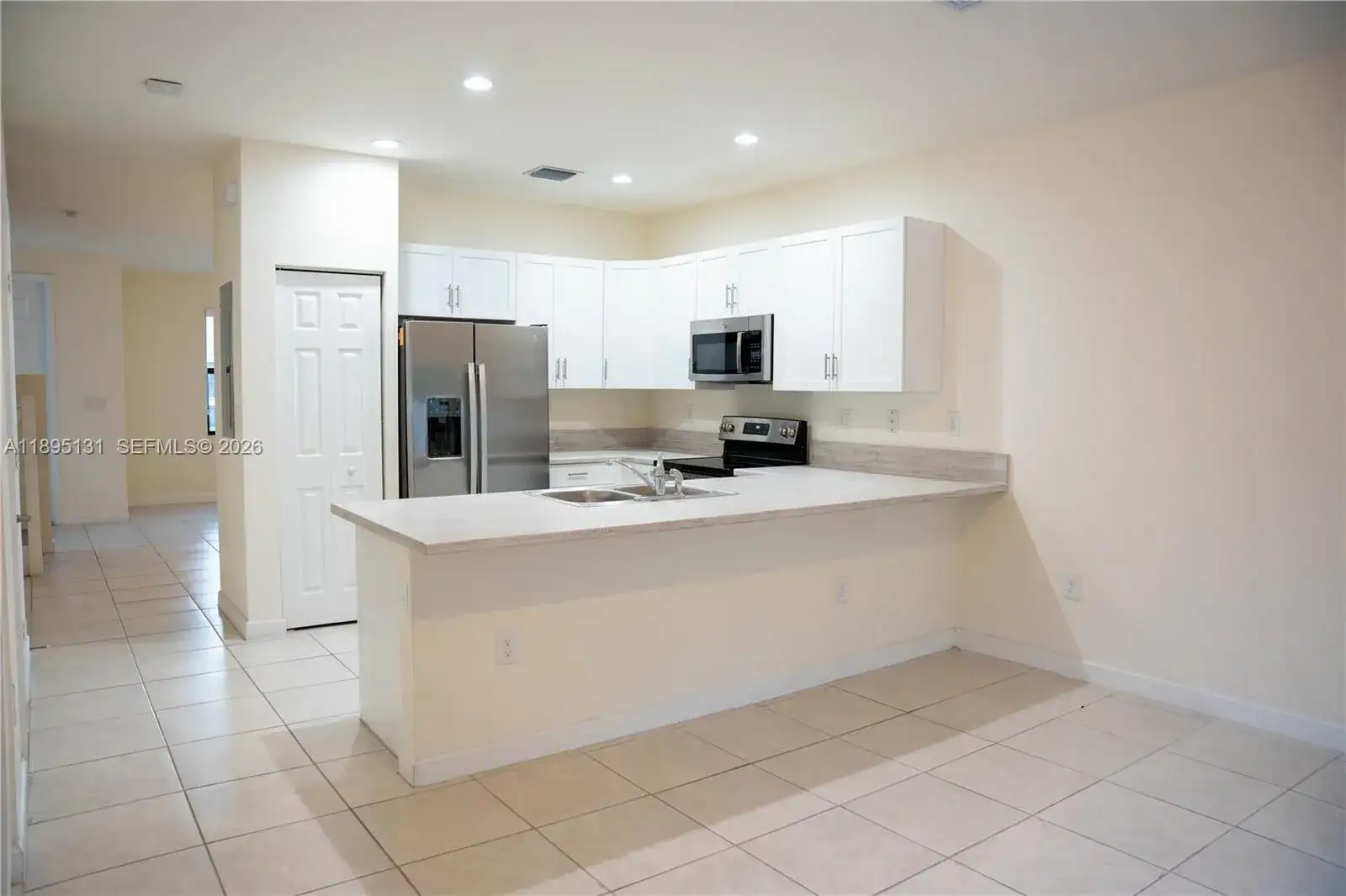 11091 W 32nd Ln, Hialeah FL 33018 photo 3