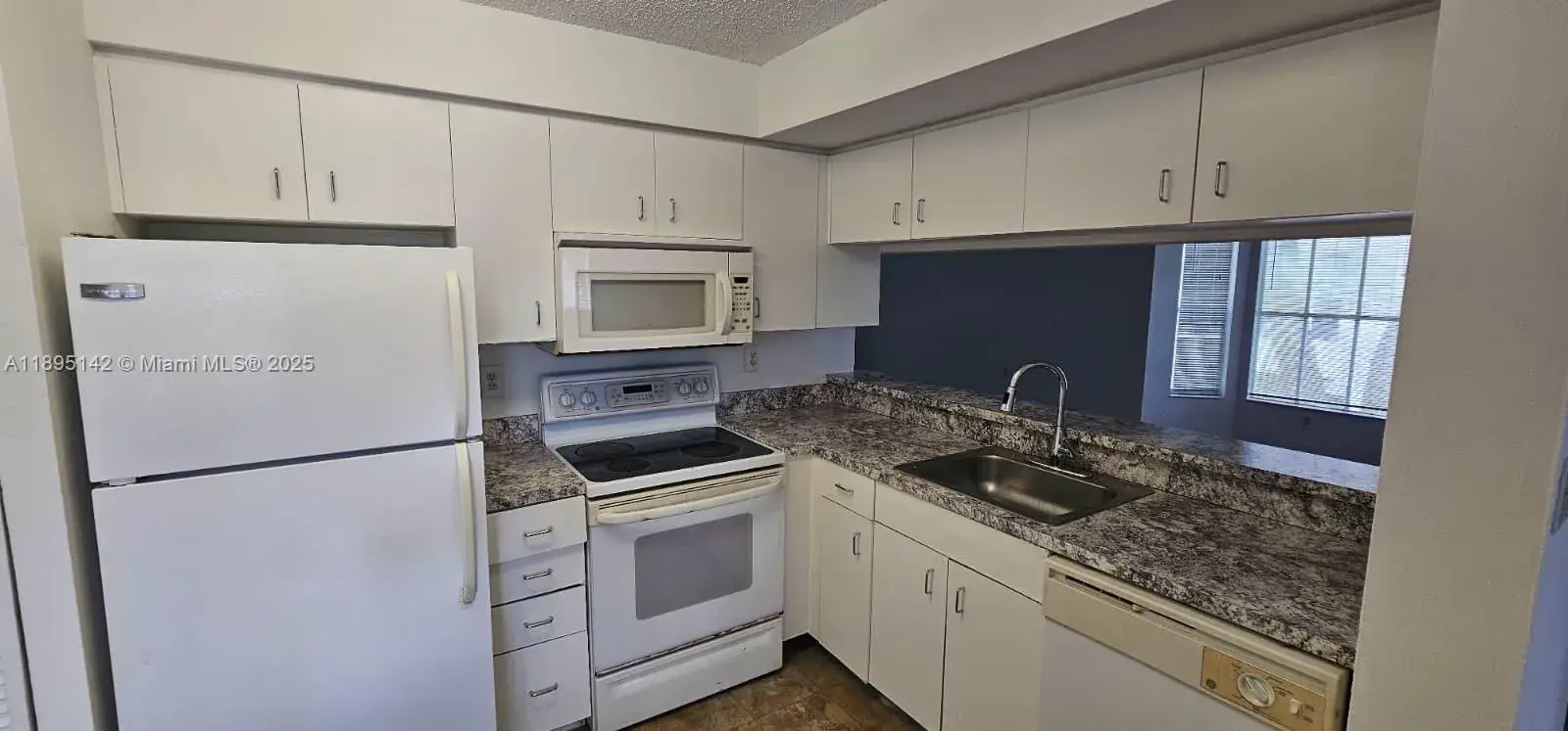 3204 Glenmoor Dr # 3204, West Palm Beach FL 33409
