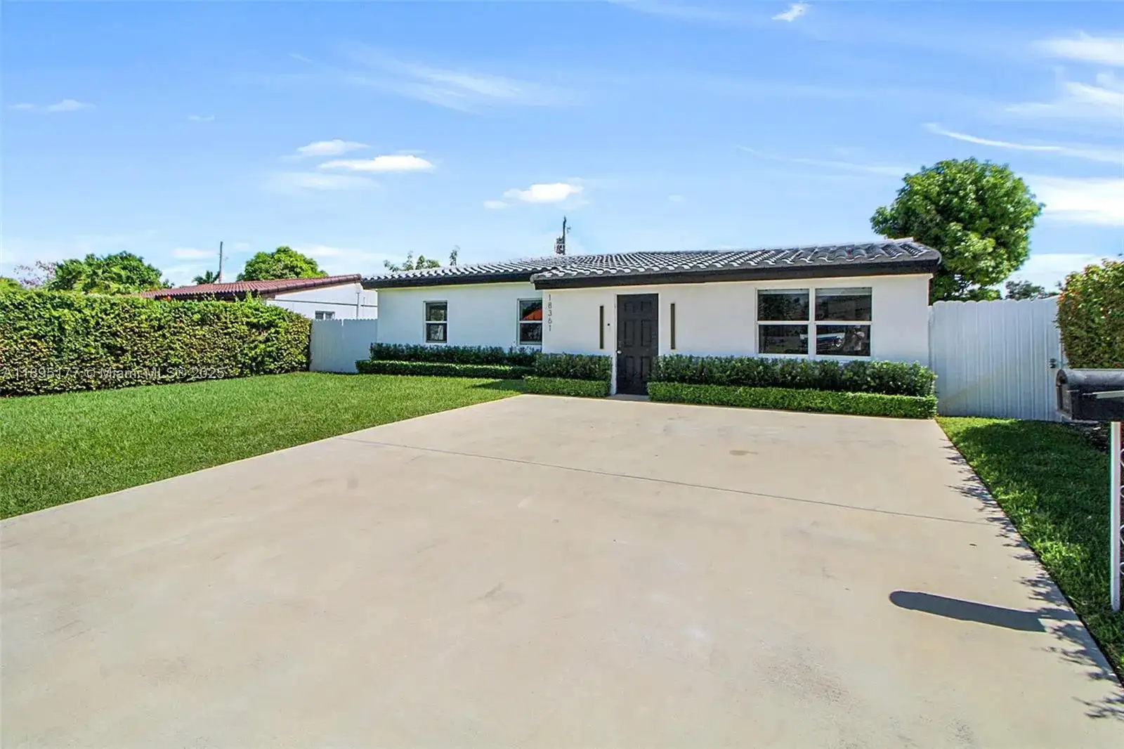 18361 NE 20th Pl # 18361, North Miami Beach FL 33179 photo 2