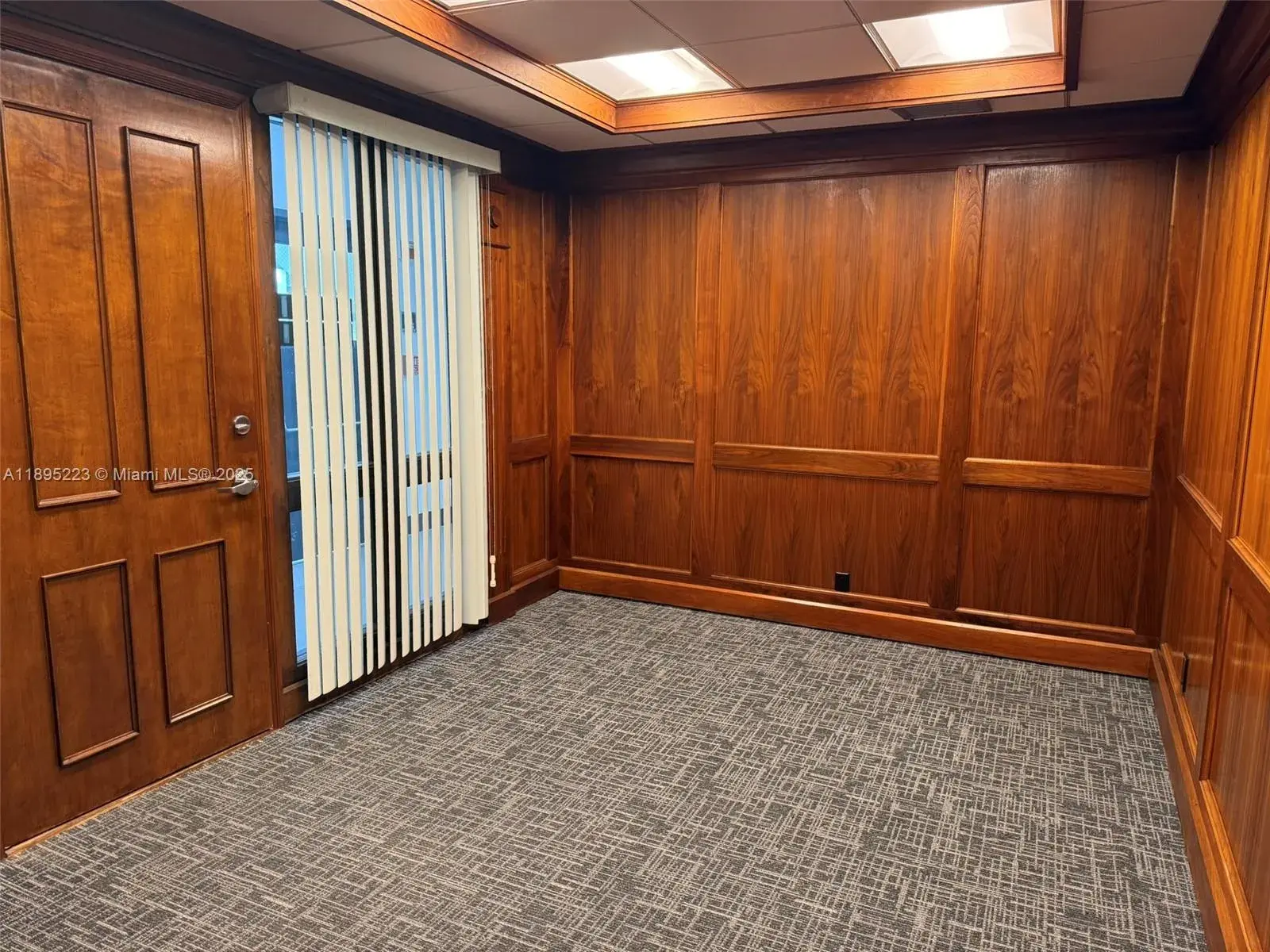 299 Alhambra Cir # 401, Coral Gables FL 33134