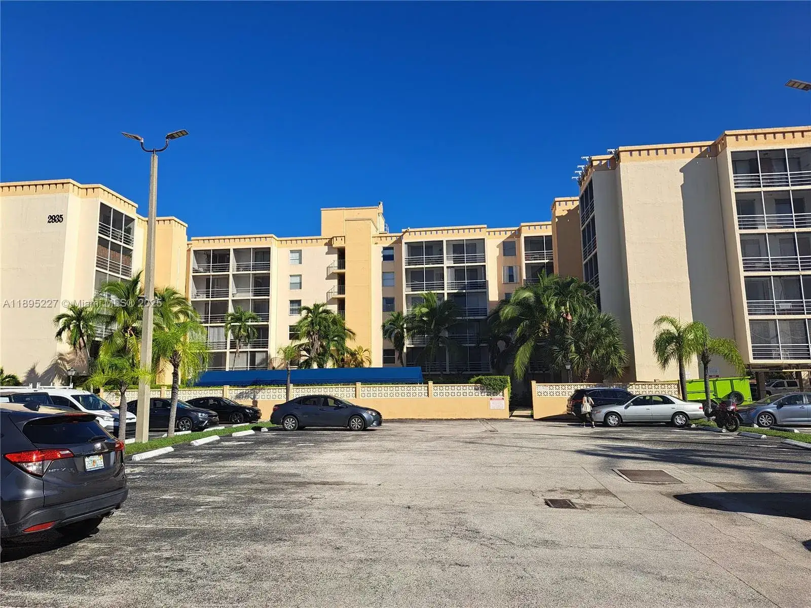 2935 NE 163rd St # 2Q, North Miami Beach FL 33160