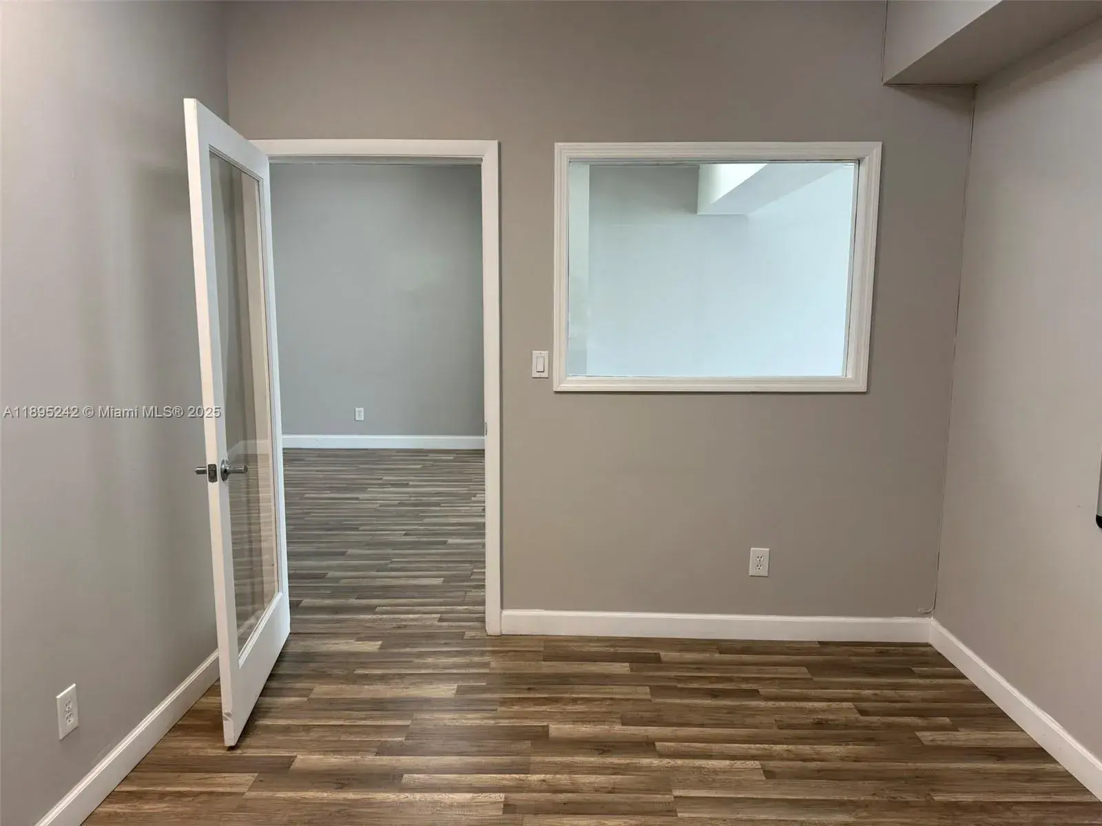 299 Alhambra Cir # 406, Coral Gables FL 33134