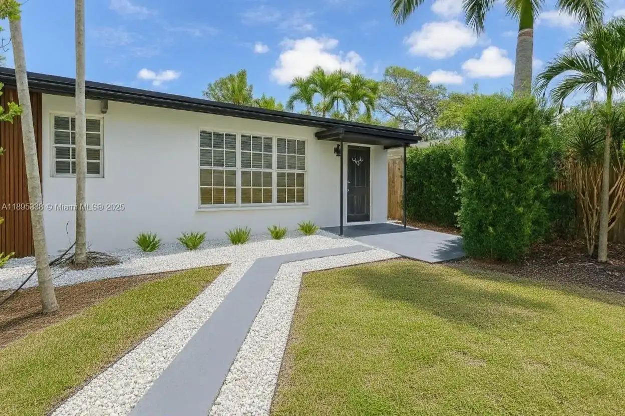 1399 NE 38th St, Oakland Park FL 33334